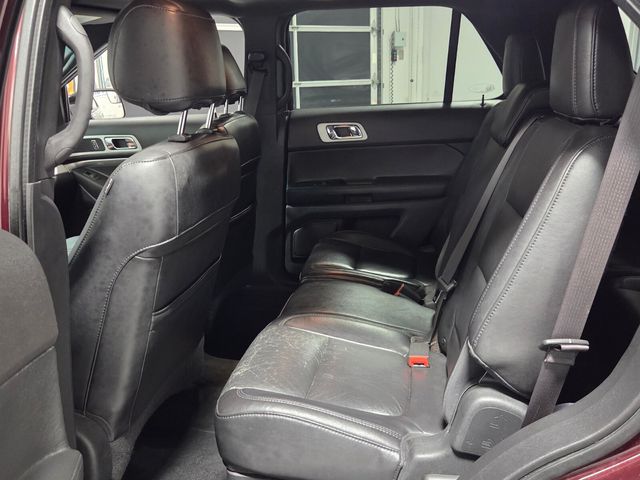 Used 2011 Red Ford XLT image 7