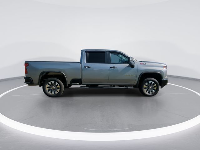 Used 2025 Gray Chevrolet Custom image 9