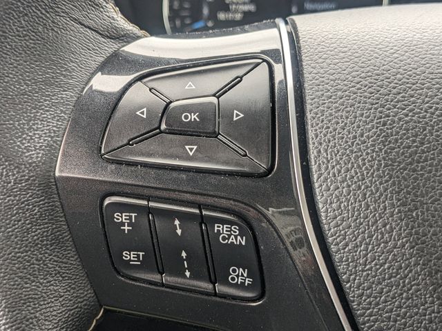 2019 Ford Explorer Platinum photo
