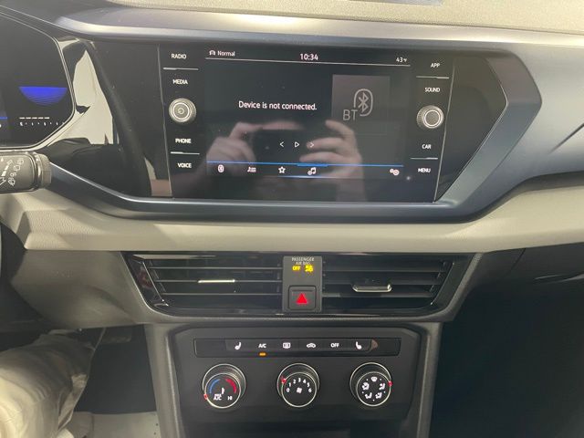 2022 Volkswagen Taos 1.5T SE photo