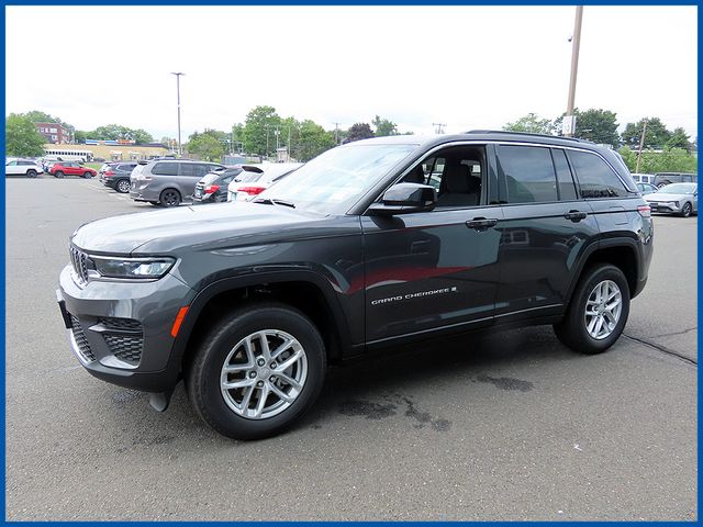 2026 Jeep Grand Cherokee Base, Laredo