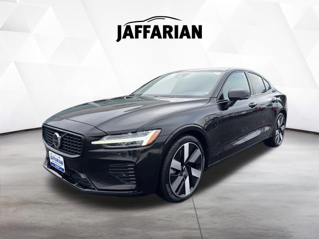 Onyx Black Metallic 2024 Volvo S60 Recharge T8 Plus Dark Theme eAWD Sedan All-Wheel Drive Automatic