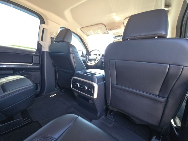 2024 Ford Expedition XLT:B02304