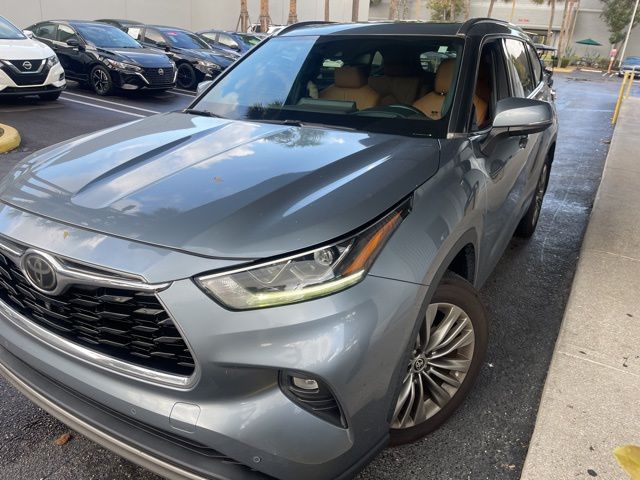 Moon Dust 2020 Toyota Highlander Platinum AWD SUV / Crossover All-Wheel Drive 8-Speed Automatic