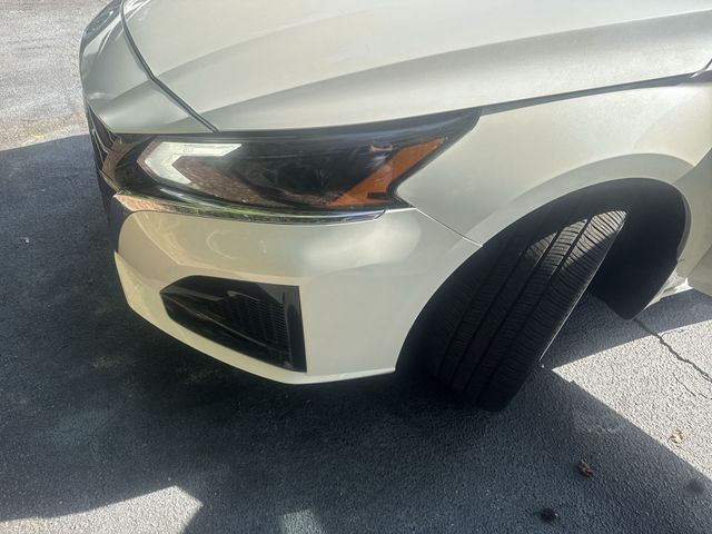 Used 2025 White Nissan 2.5 SL image 32