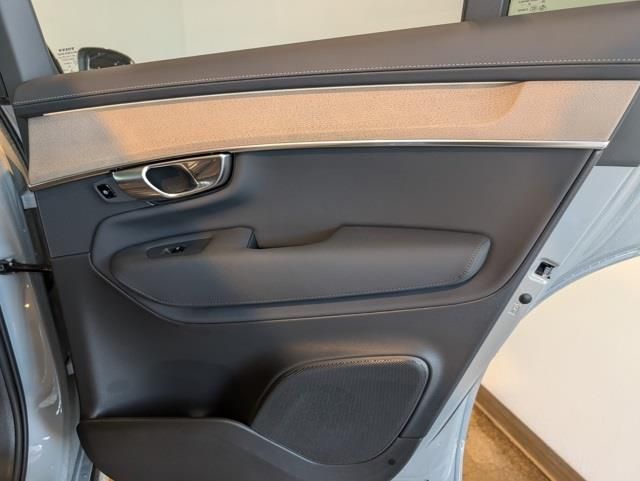 New 2026 Gray Volvo T8 Plus image 27