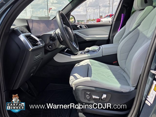 Used 2025 Blue BMW sDrive40i image 5