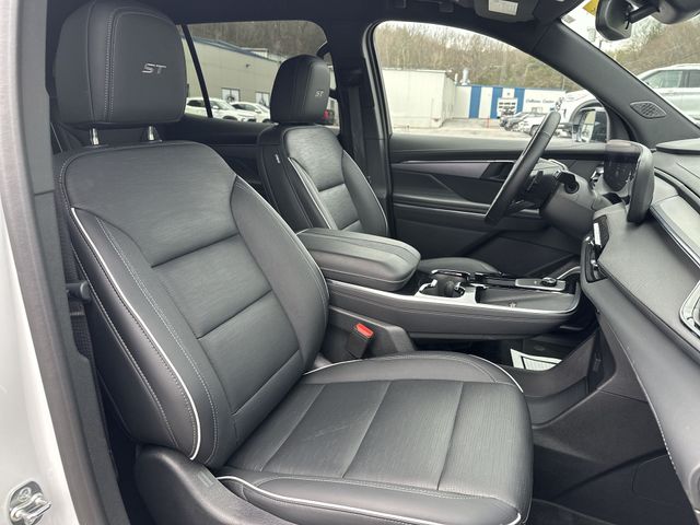 Used 2025 White Buick Sport Touring image 28