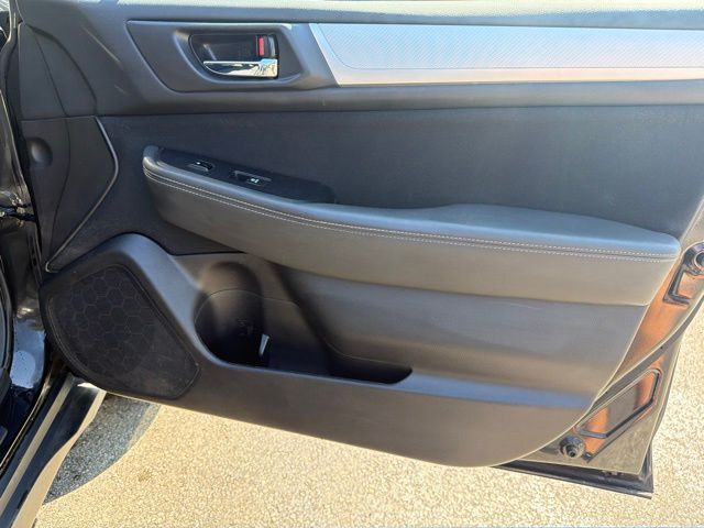 Used 2017 Black Subaru 2.5i Premium image 25