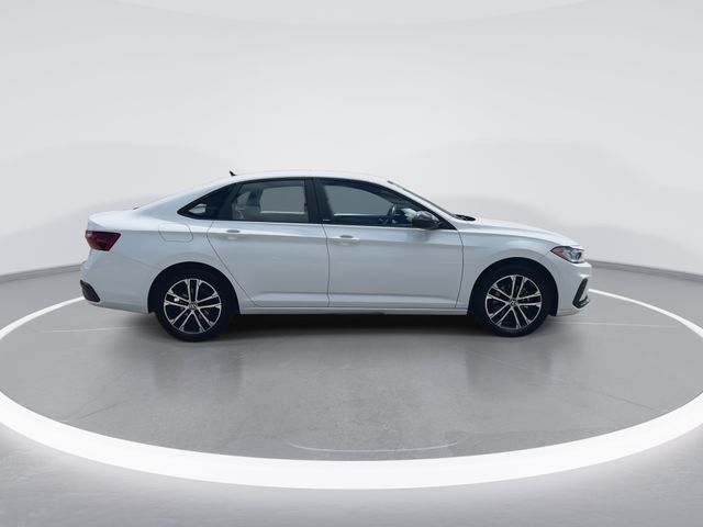 Used 2025  Volkswagen 1.5T Sport image 9