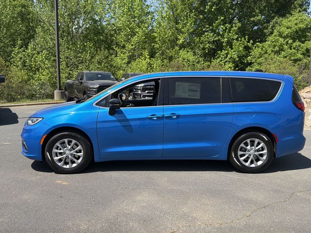 New 2026 Hydro Blue Pearl-Coat Exterior Paint Chrysler Limited image 10