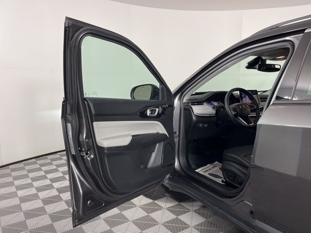2022 Granite Crystal Metallic Clearcoat Jeep Compass Limited 4X4 SUV