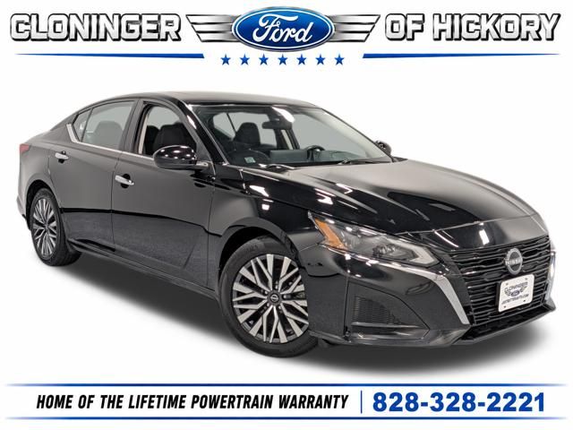 Super Black 2024 Nissan Altima Sedan Front-Wheel Drive Continuously Variable Transmission