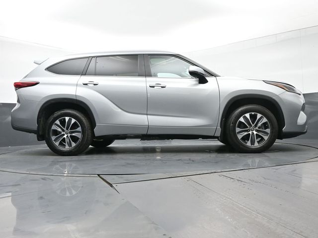 2023 Toyota Highlander XLE 38