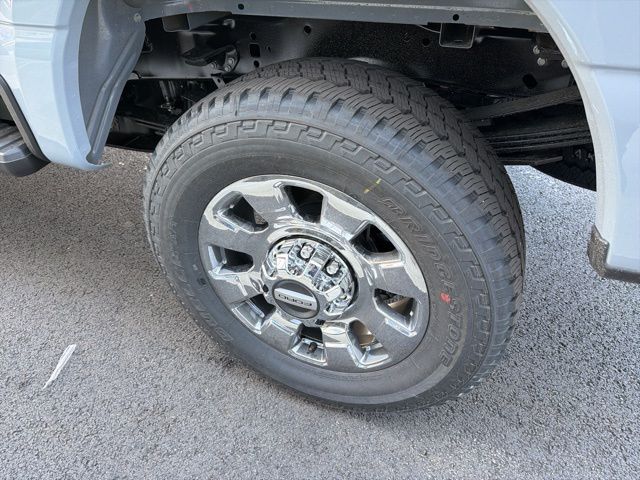 New 2026 Gray Ford Lariat image 6
