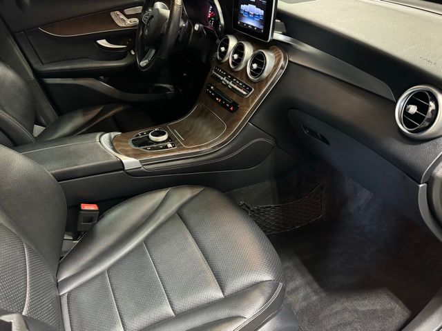 2019 Mercedes-Benz GLC GLC 300 31