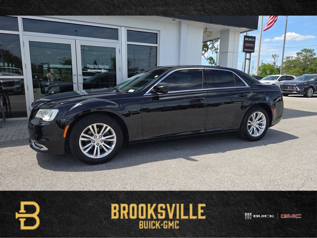 Gloss Black 2019 Chrysler 300 Touring RWD Sedan Rear-Wheel Drive 8-Speed Automatic