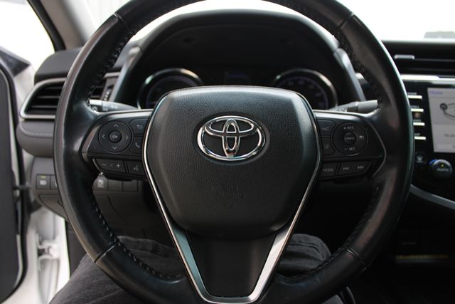 Used 2019 White Toyota SE image 11