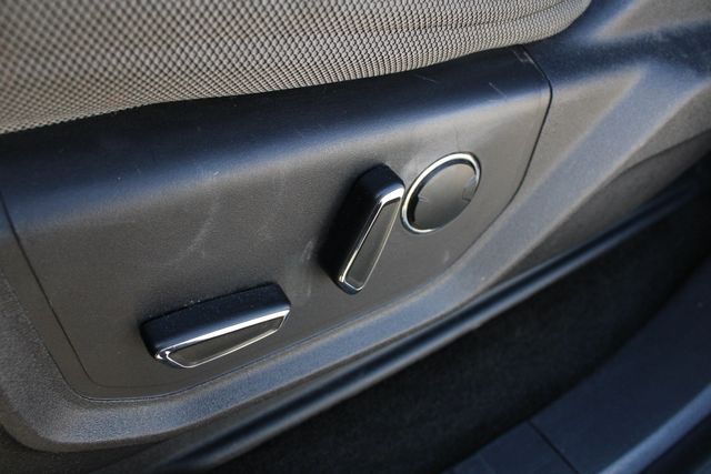 Used 2015 Blue Ford XLT image 3