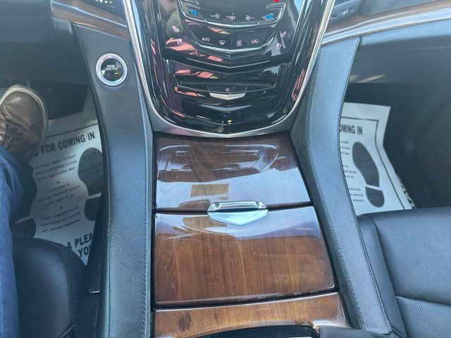 2017 Cadillac Escalade Luxury