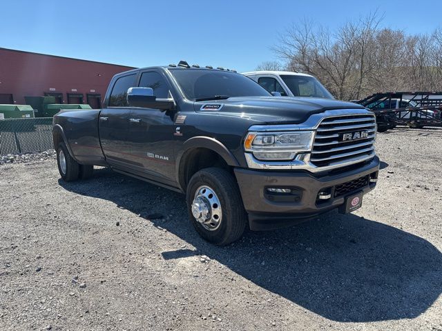 Gray (Maximum Steel Metallic Clearcoat) 2022 RAM 3500 Limited Longhorn Crew Cab LB DRW 4WD Pickup Truck Four-Wheel Drive 6-Speed Automatic