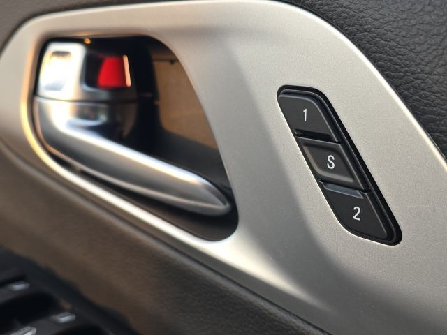 2025 Chrysler Pacifica Limited:B02253