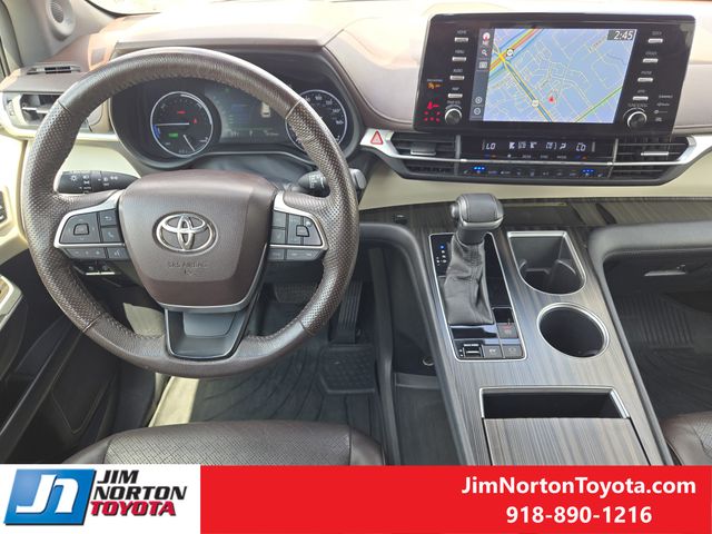 Used 2022 Toyota Sienna Van
