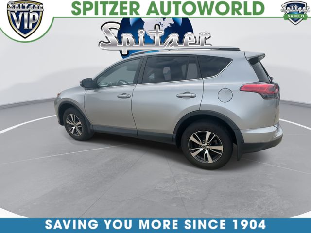 Used 2018 Silver Toyota XLE image 7