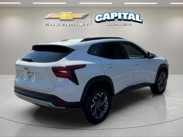 Used 2025 White Chevrolet LT image 7