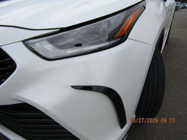 used 2023 Toyota Highlander car, priced at $37,999