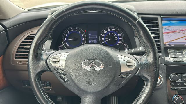 2016 INFINITI QX70 Base 14