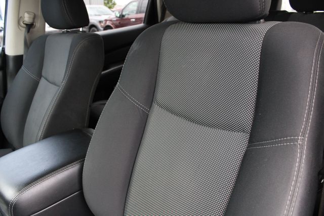 Used 2019 Black Nissan S image 4