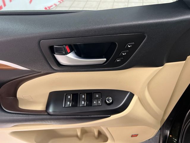 Used 2019 Toyota Highlander Hybrid SUV