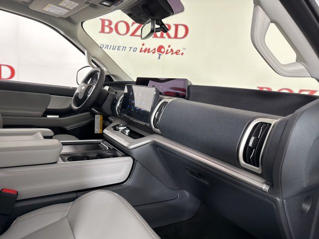 2025 Star White Metallic Tri-Coat Ford Expedition Max RWD SUV