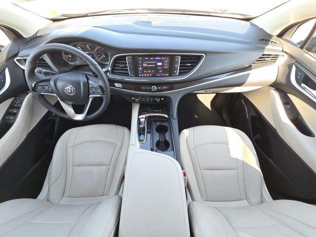 2022 Buick Enclave Essence:C02611