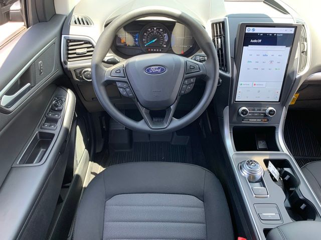 2024 Ford Edge SE 13