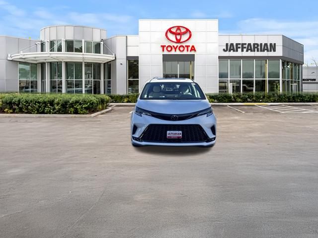 New 2026 Toyota Sienna Van
