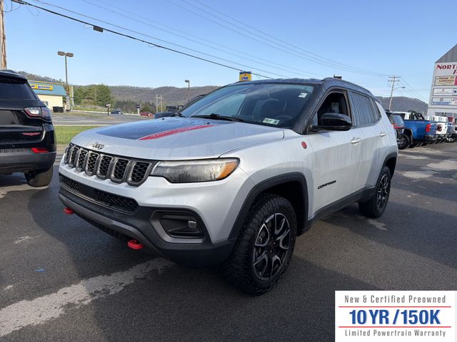 Silver Zynith Metallic Clearcoat 2025 Jeep Compass Trailhawk 4WD SUV / Crossover Four-Wheel Drive 8-Speed Automatic