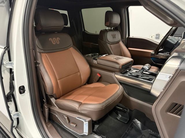 Used 2025 White Ford King Ranch image 29