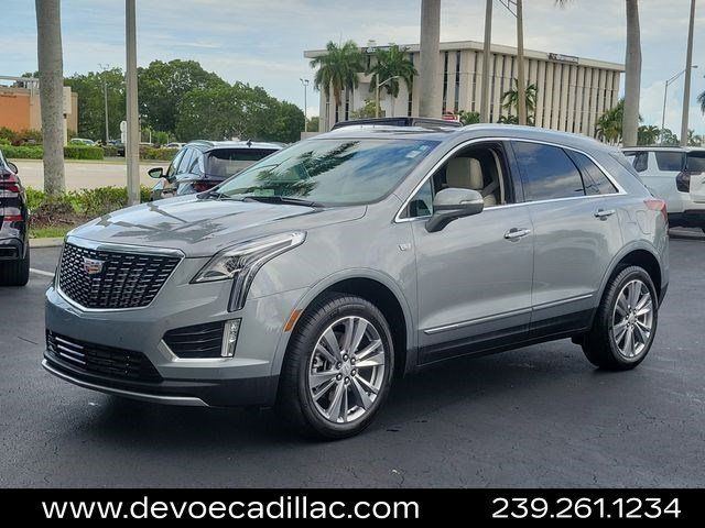Silver Metallic 2024 Cadillac XT5 SUV / Crossover Front-Wheel Drive 9-Speed Automatic