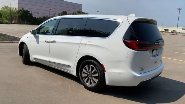 2022 Chrysler Pacifica Hybrid Limited 6