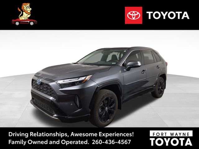2022 Toyota RAV4 Hybrid SE photo