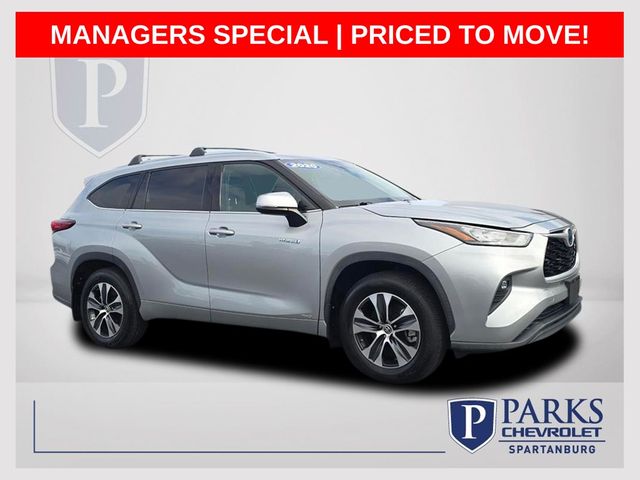 Celestial Silver 2020 Toyota Highlander Hybrid XLE AWD SUV / Crossover All-Wheel Drive Continuously Variable Transmission