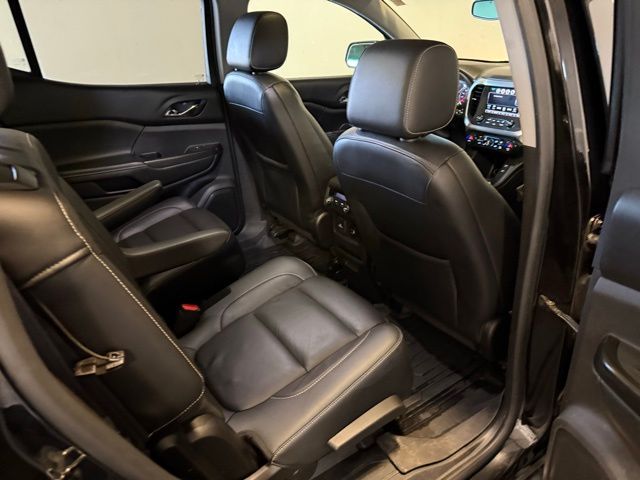 2017 GMC Acadia SLT-1 photo