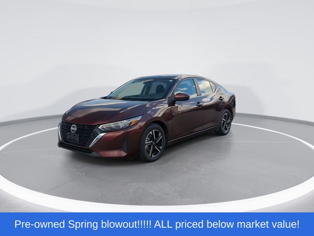 Used 2025 Rosewood Metallic Nissan SV image 4