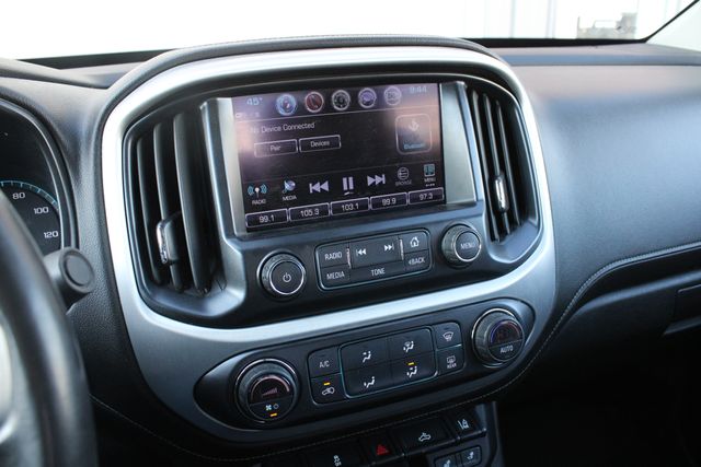 Used 2018 White GMC SLT image 15