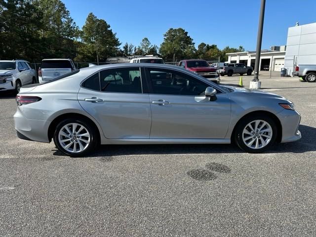 2022 Toyota Camry LE 6