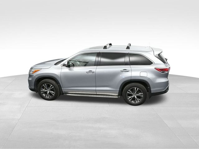 2016 Toyota Highlander XLE V6 36