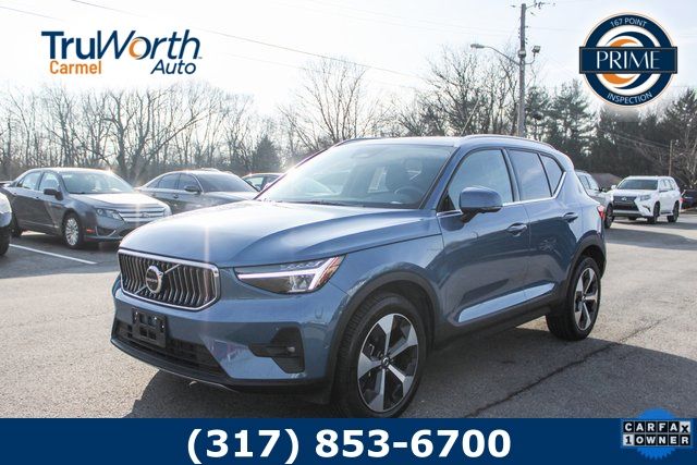 2025 Volvo XC40 B5 Plus Bright Theme AWD