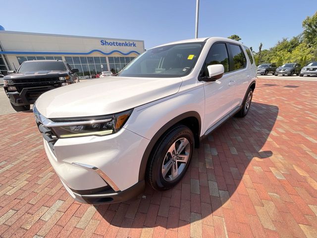Used 2025 Honda Pilot SUV